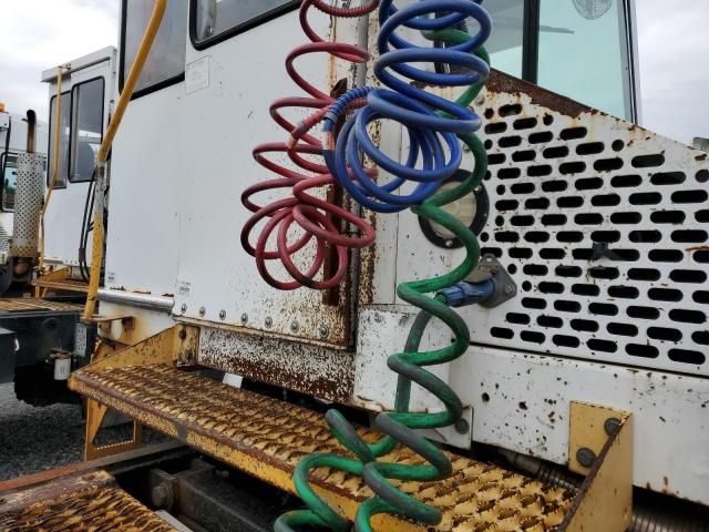 2011 Capacity TJ5000-Yard Truck