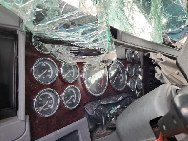 2016 Freightliner Coronado Semi Truck