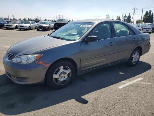 2005 Toyota Camry LE