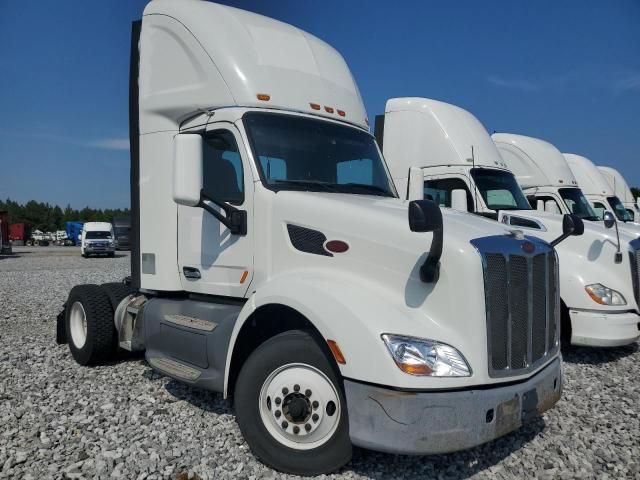 2017 Peterbilt Tractor 2017 Peterbilt 579 Semi Truck