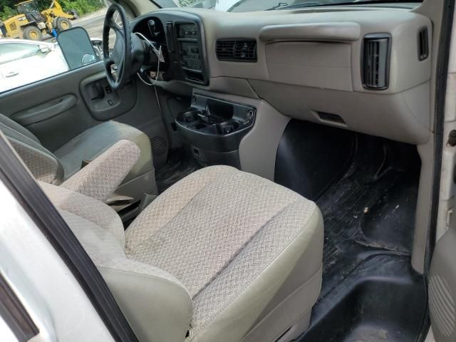 2001 GMC Savana Cutaway G3500