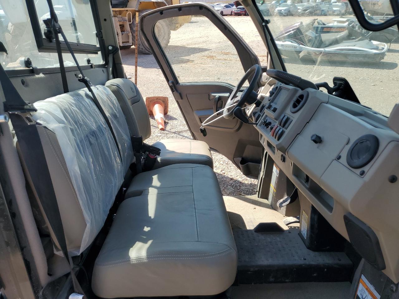 2025 John Deere Gator 875 R Utility Vehicle
