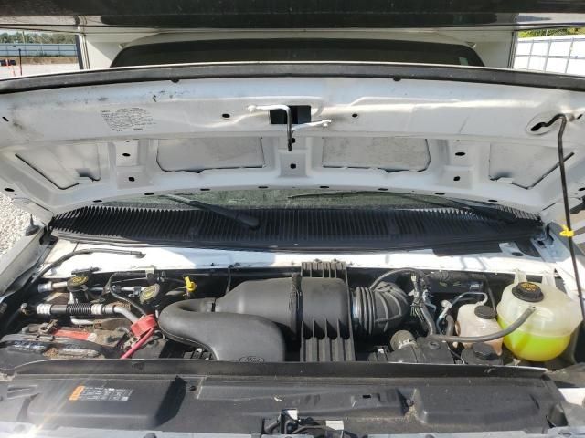 2019 Ford Econoline E450 Super Duty Cutaway Van