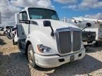 2016 Kenworth T680 Semi Truck