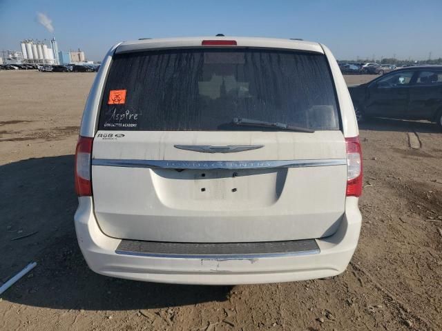 2013 Chrysler Town & Country Touring
