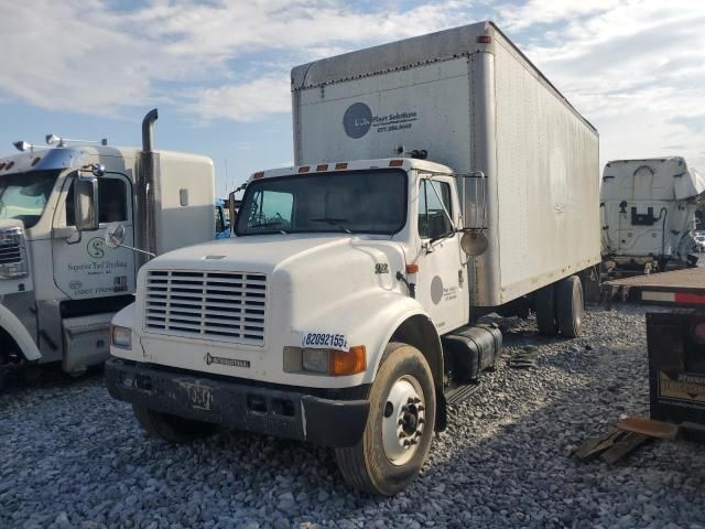 2001 International 4000 4700