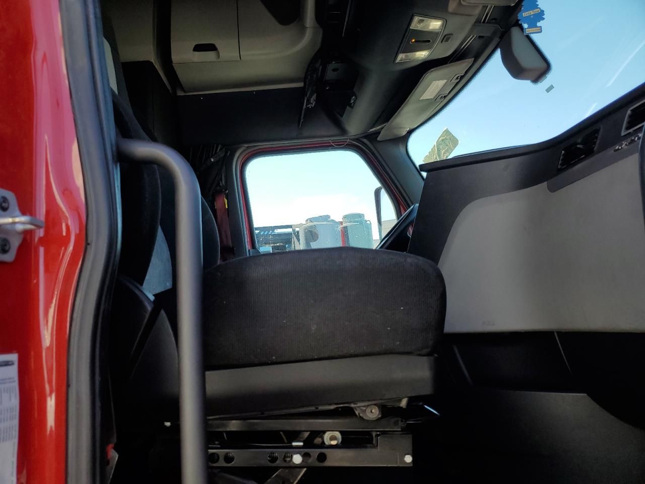 2020 Freightliner Cascadia 126 Semi Truck