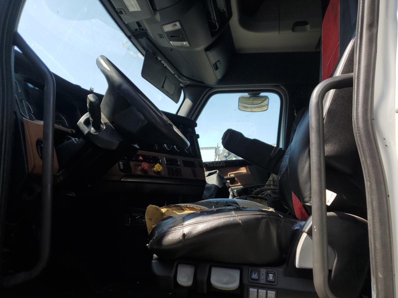 2020 Freightliner Cascadia 126 Semi Truck