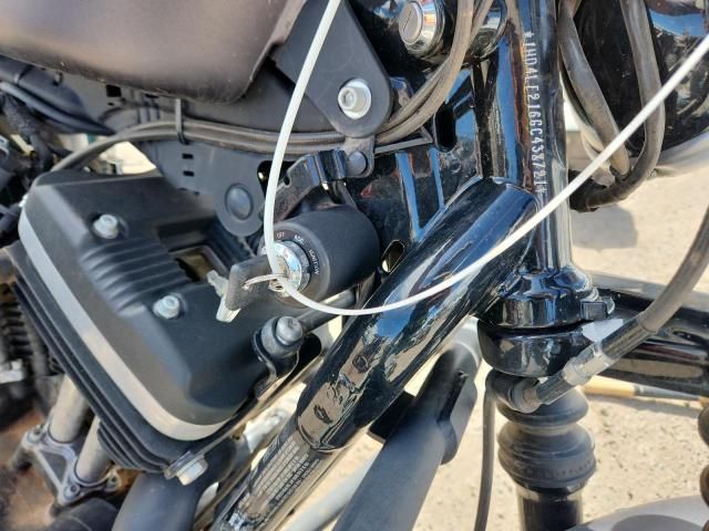 2016 Harley-Davidson XL883 Iron 883