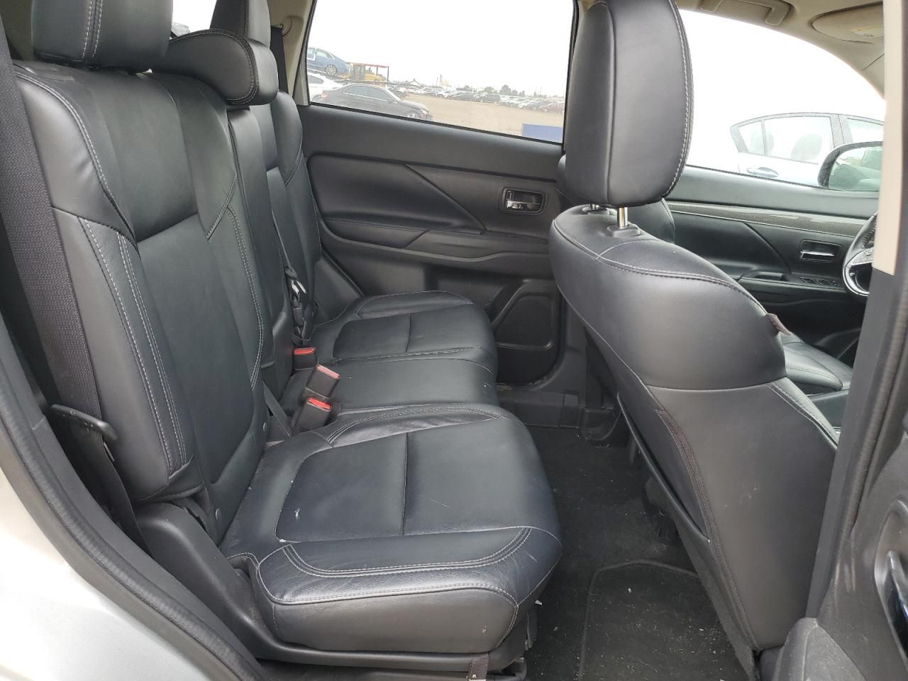 2020 Mitsubishi Outlander se