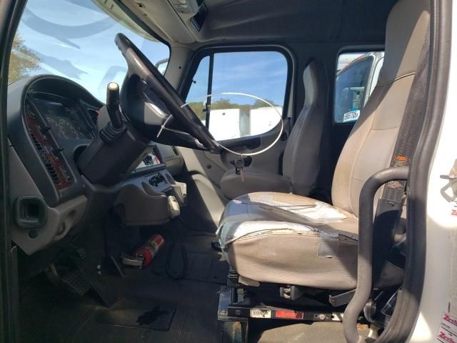 2013 Freightliner M2 106 MED