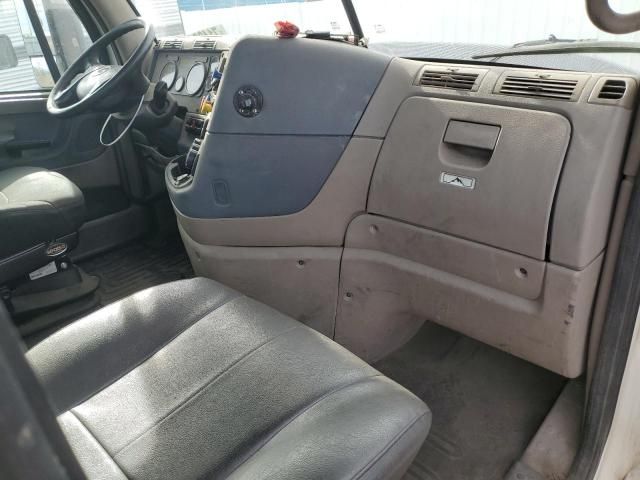 2015 Freightliner Cascadia 1-Trucks Semi Truck