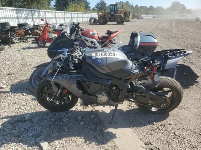 2016 Yamaha YZFR1S