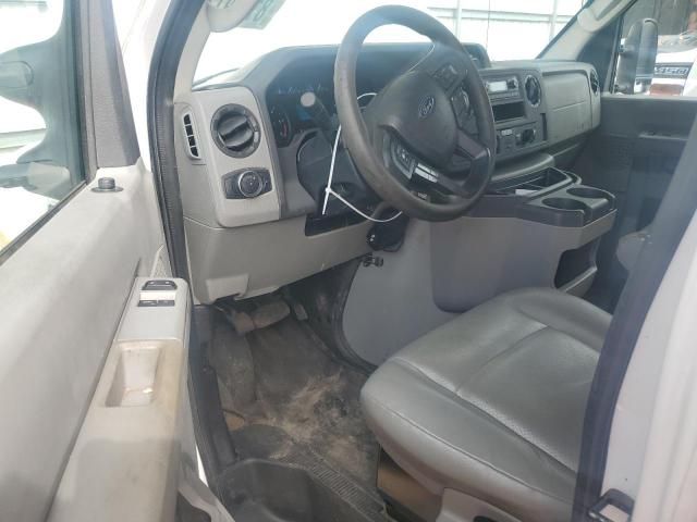 2021 Ford Econoline E350 Super Duty Cutaway Van