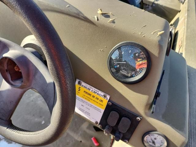 2011 Tracker Boat-Boat