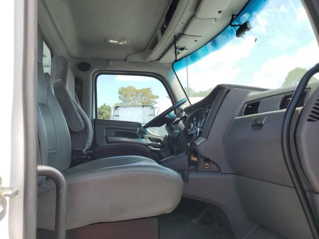 2014 Kenworth T680 Semi Truck