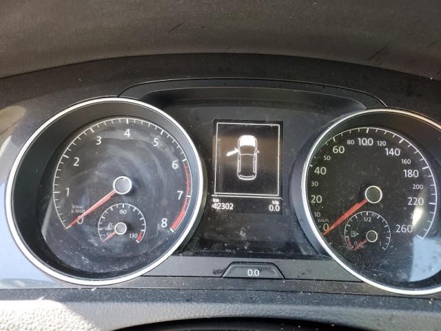 2019 Volkswagen Golf S