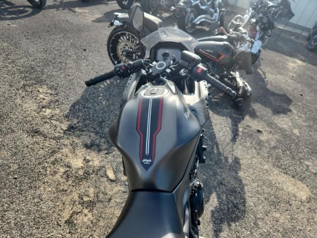 2022 Kawasaki EX650 N