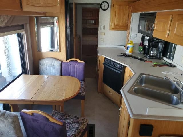 1997 Freightliner Chassis M Line Motor Home