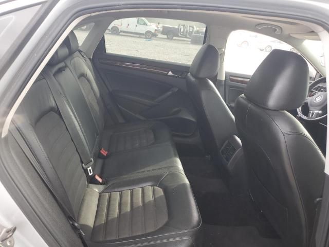 2013 Volkswagen Passat SEL