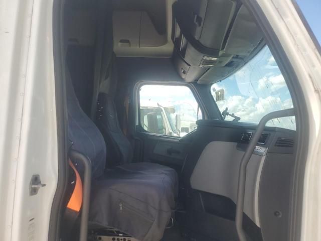 2018 Freightliner Cascadia 126