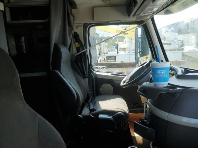2015 Volvo VNL Semi Truck