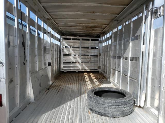 2024 Featherlite 8127-7024-STD Livestock Trailer