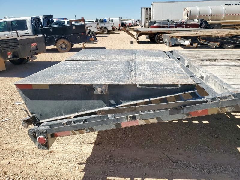 2014 PJ Equipment Trailer