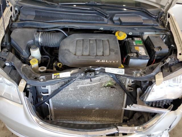 2015 Chrysler Town & Country Touring L