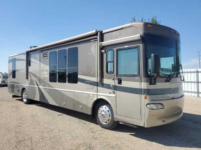 2005 Winnebago 2005 Freightliner Chassis X Line Motor Home