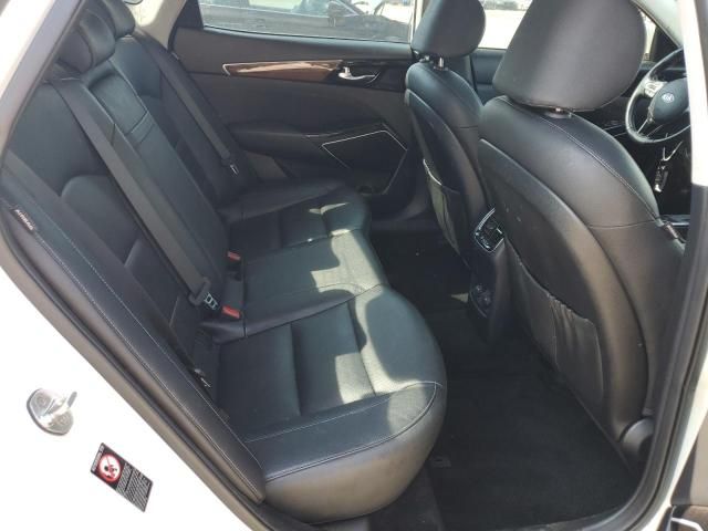 2017 KIA Cadenza Premium