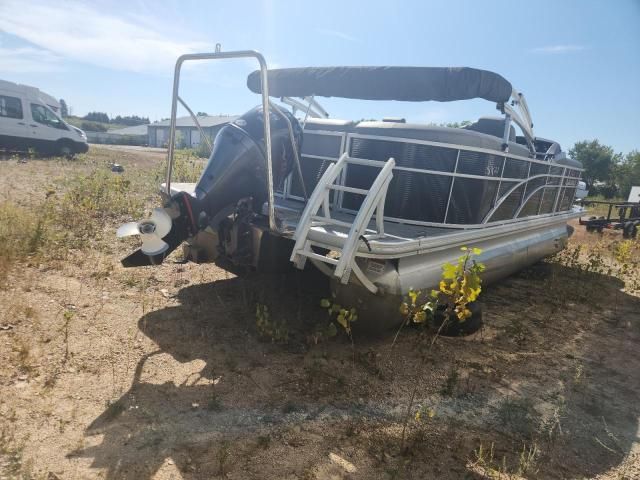 2020 Bennington Marine Pontoon