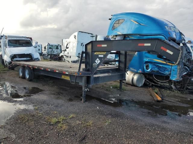 2015 Diamond T 10225SWF Equipment Trailer