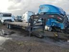 2015 Diamond T 10225SWF Equipment Trailer