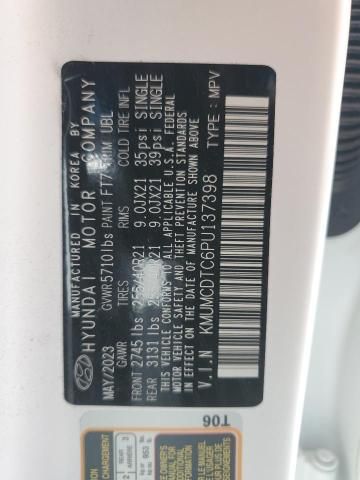 2023 Genesis GV70 Base