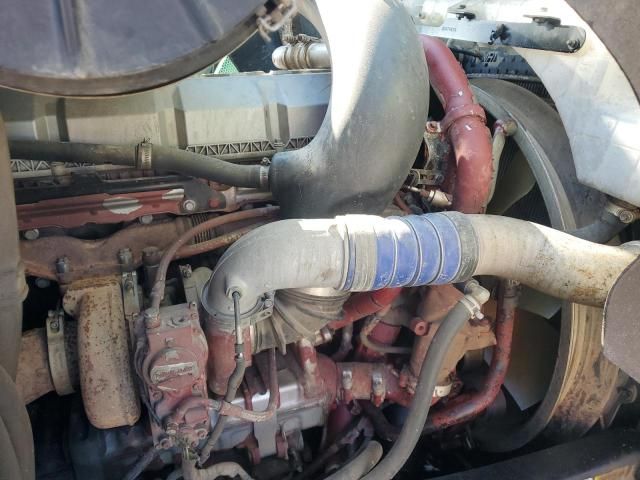 2016 Mack CXU613 Semi Truck
