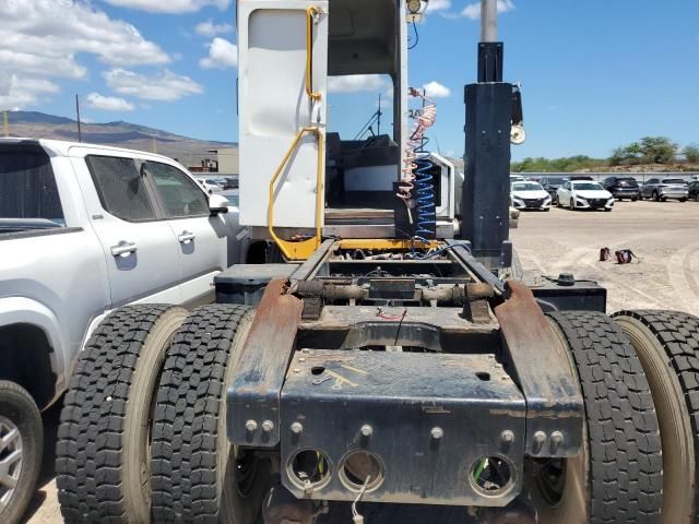 2017 Ottawa Yard Tractor 2017 Ottawa T2-Yard Truck