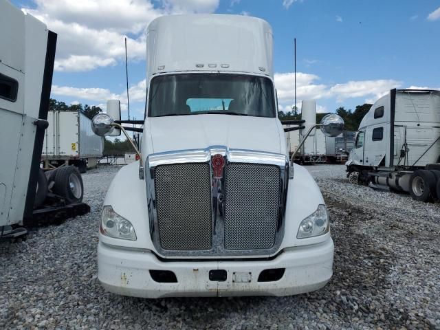 2014 Kenworth T680 Semi Truck