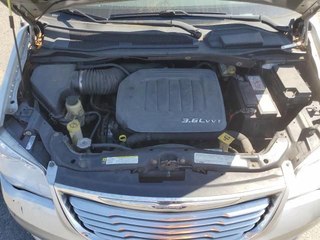2012 Chrysler Town & Country Touring
