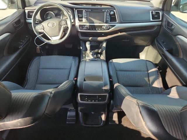 2016 Toyota Highlander LE
