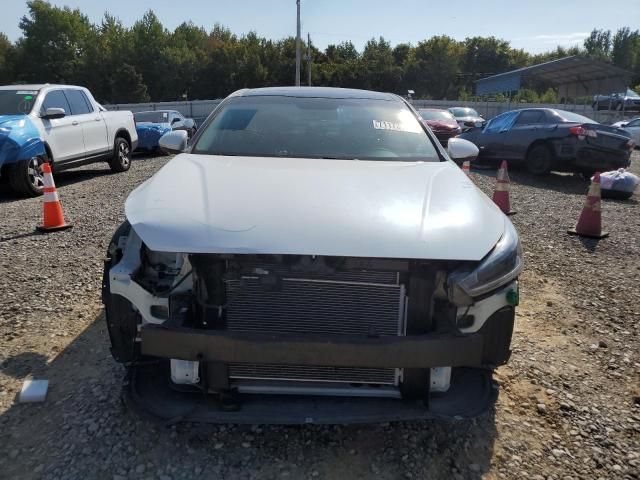 2017 KIA Cadenza Premium