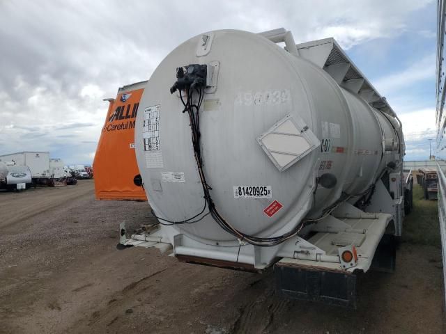 1982 Penske Tank Trailer