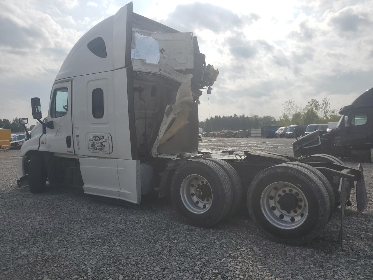 2016 Freigliner 2016 Freightliner Cascadia 125 Semi Truck