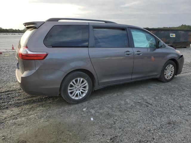 2016 Toyota Sienna XLE