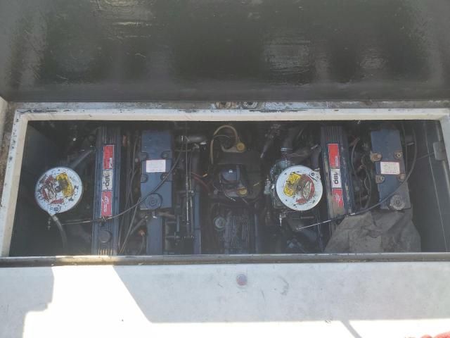 1987 Carver 2767 Santego