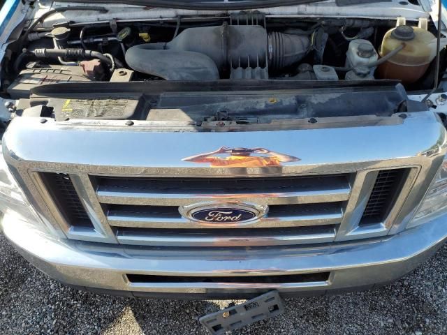 2016 Ford Econoline E350 Super Duty Cutaway Van