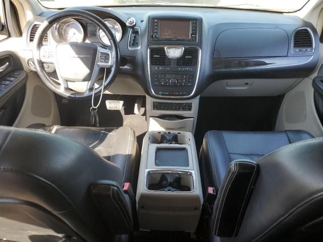 2012 Chrysler Town & Country Touring l