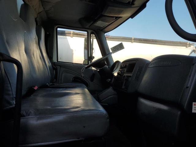 2004 International 4300 box Truck