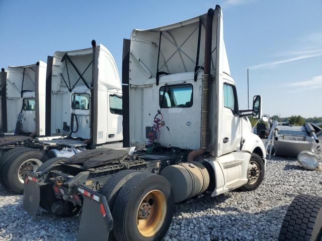 2015 Kenworth T680 Semi Truck