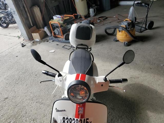 2022 Vespa GTS 300